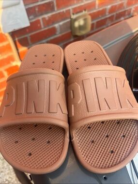 PINK waterproof Campus Logo Slides